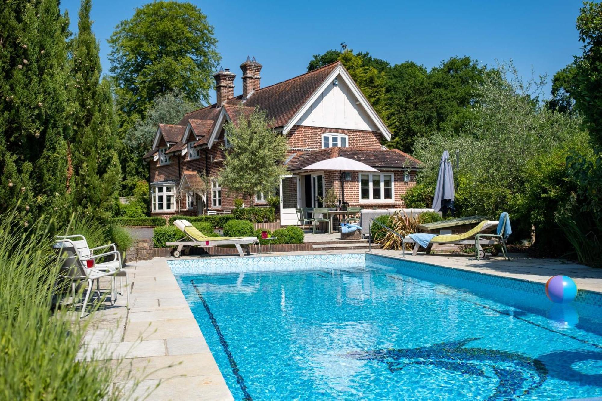 The Lodge New Milton Exterior photo